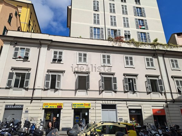 appartamento in vendita a Genova in zona Sottoripa / Maddalena / Molo