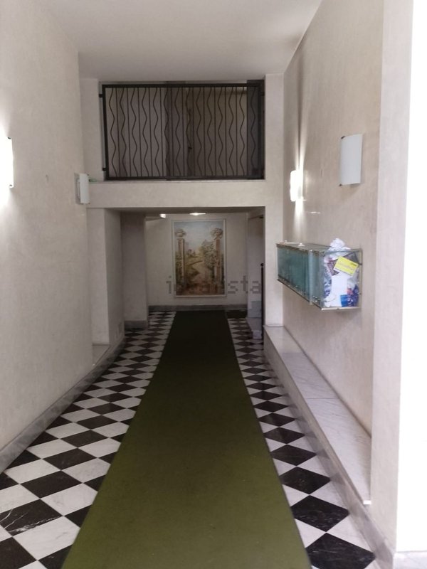 appartamento in vendita a Genova in zona Sottoripa / Maddalena / Molo