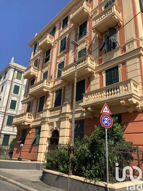 appartamento in vendita a Genova in zona Sestri Ponente