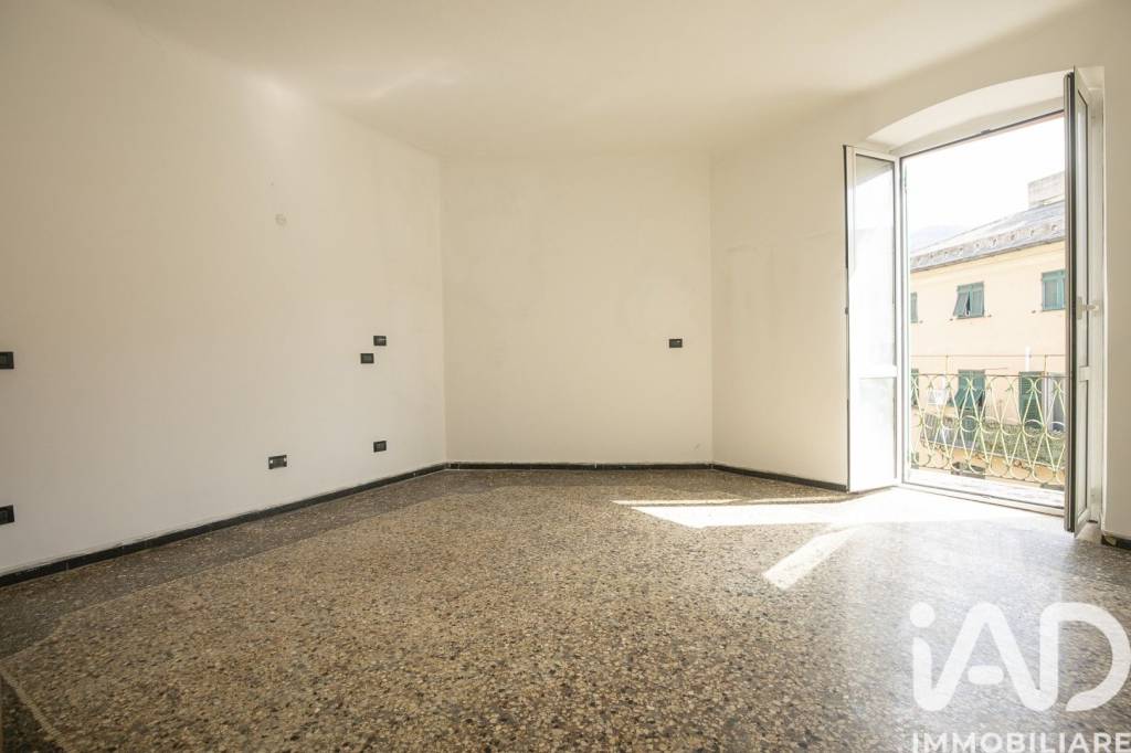 appartamento in vendita a Genova in zona Rivarolo