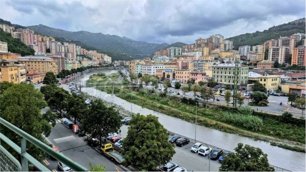 appartamento in vendita a Genova in zona Staglieno