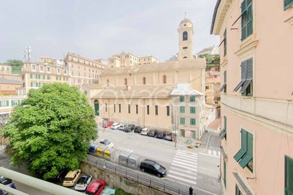 appartamento in vendita a Genova in zona Sottoripa / Maddalena / Molo