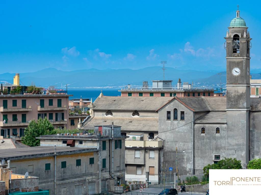appartamento in vendita a Genova in zona Sestri Ponente