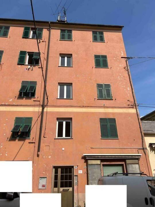 appartamento in vendita a Genova in zona Staglieno