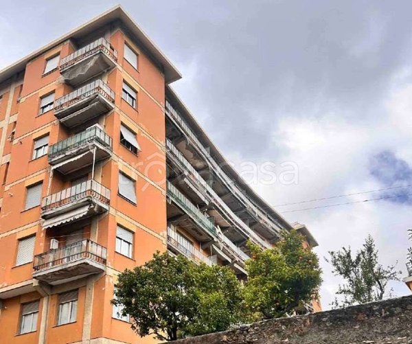 appartamento in vendita a Genova in zona Sestri Ponente