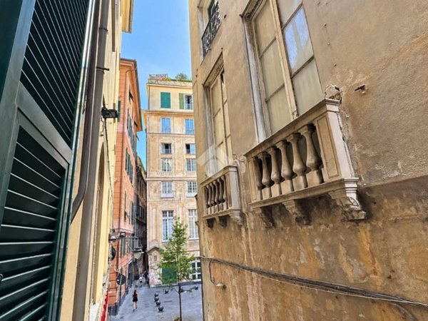 appartamento in vendita a Genova in zona Sottoripa / Maddalena / Molo