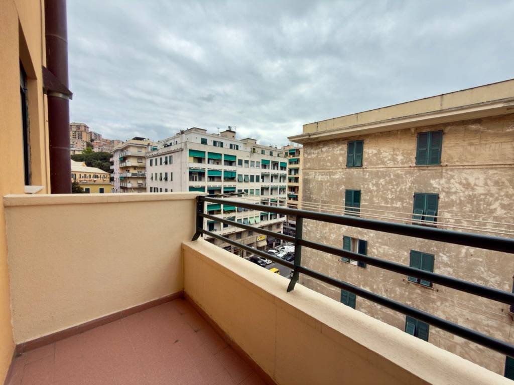 appartamento in vendita a Genova in zona Marassi