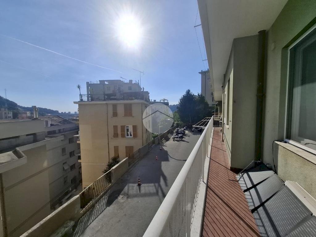 appartamento in vendita a Genova in zona Certosa