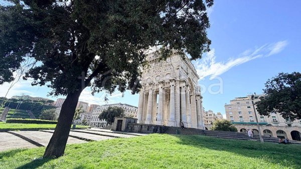 ufficio in vendita a Genova in zona San Vincenzo
