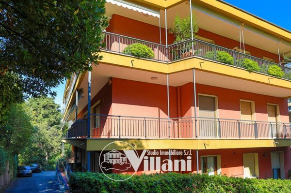 appartamento in vendita a Genova in zona Quarto dei Mille