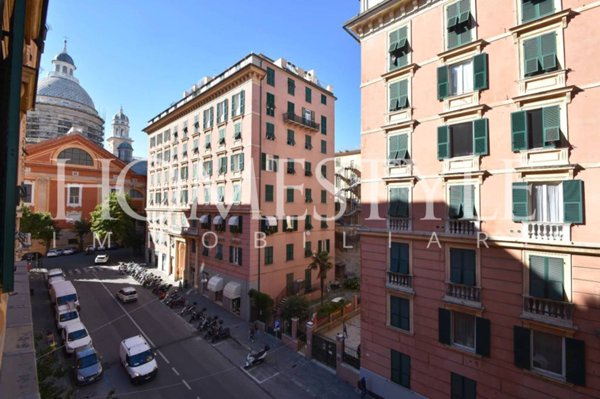 appartamento in vendita a Genova in zona Carignano