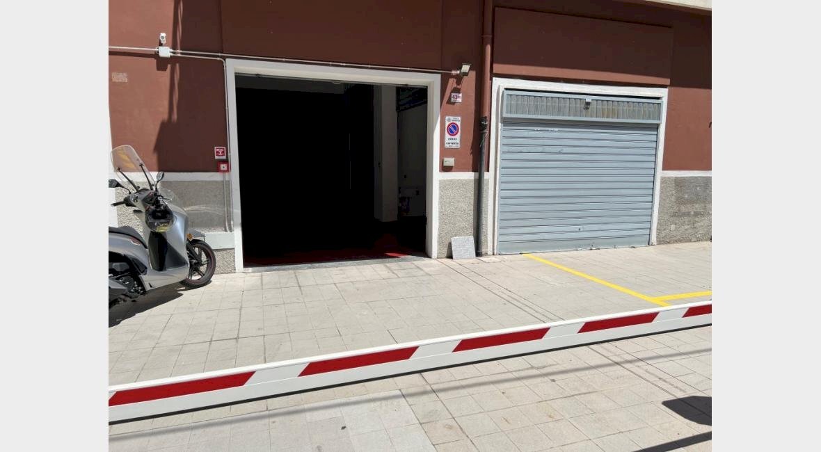 box auto in vendita a Genova in zona Sestri Ponente
