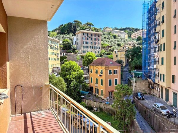 appartamento in vendita a Genova in zona Apparizione