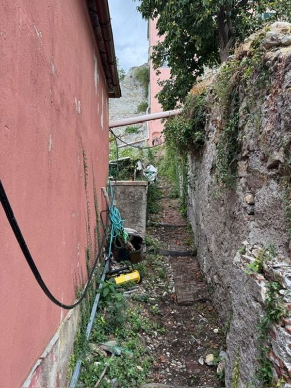 appartamento in vendita a Genova in zona Lagaccio / Granarolo