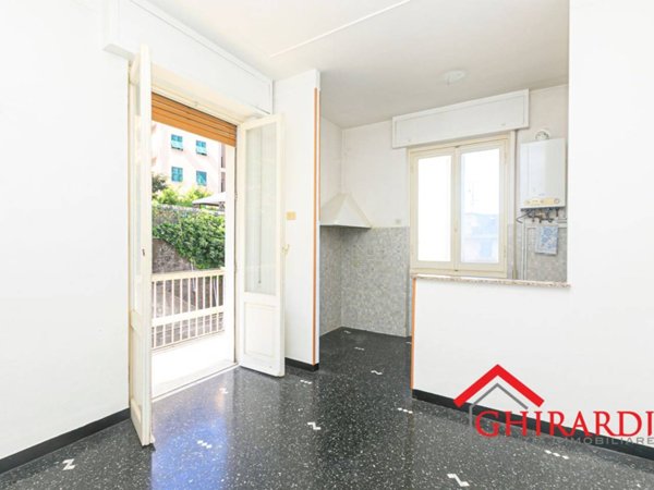 appartamento in vendita a Genova in zona Sestri Ponente
