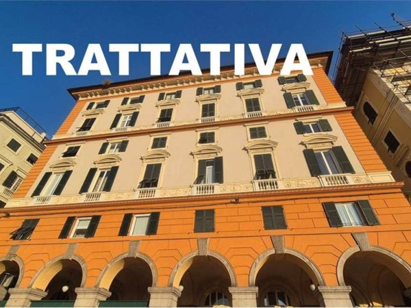 appartamento in vendita a Genova in zona Sottoripa / Maddalena / Molo