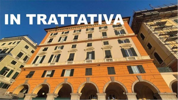 appartamento in vendita a Genova in zona Sottoripa / Maddalena / Molo