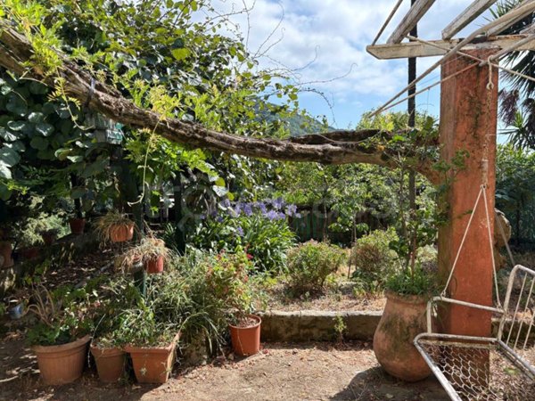 casa indipendente in vendita a Genova in zona San Desiderio