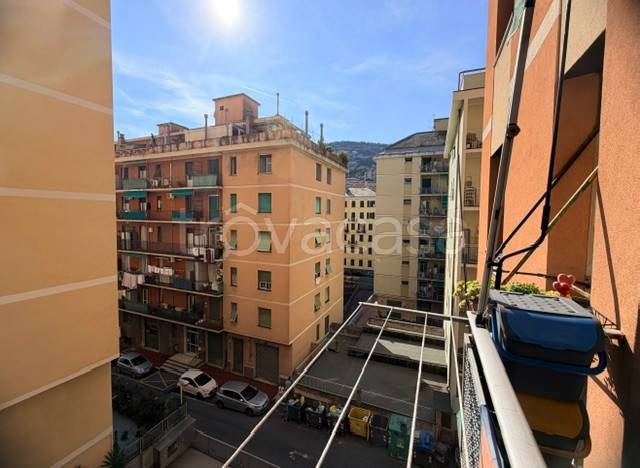appartamento in vendita a Genova in zona Staglieno