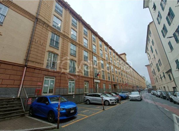 ufficio in vendita a Genova in zona Sampierdarena