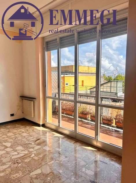 appartamento in vendita a Genova in zona Sestri Ponente