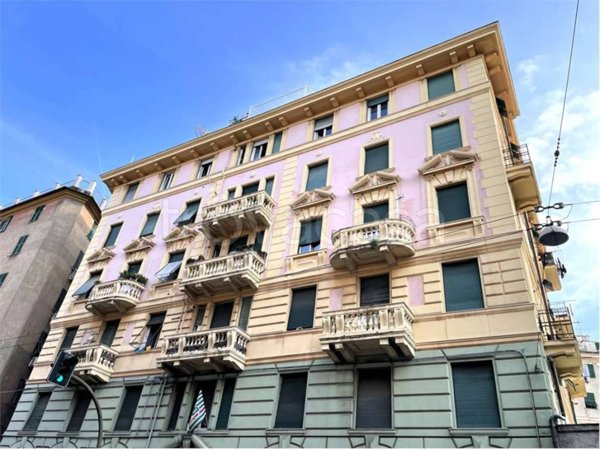 appartamento in vendita a Genova in zona Rivarolo