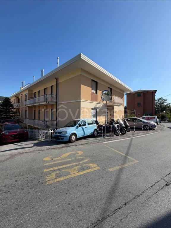 appartamento in vendita a Genova in zona Rivarolo