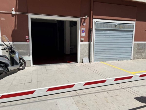box auto in vendita a Genova in zona Sestri Ponente