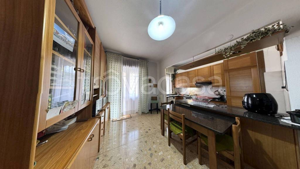 appartamento in vendita a Genova in zona Rivarolo