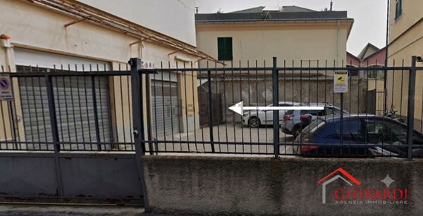 box auto in vendita a Genova in zona Sestri Ponente
