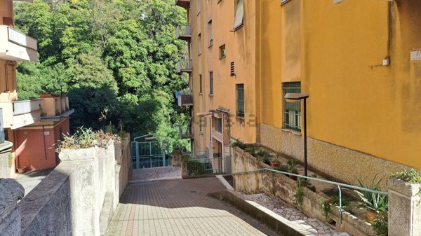 appartamento in vendita a Genova in zona Sestri Ponente