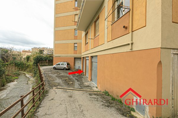 box auto in vendita a Genova in zona Sestri Ponente