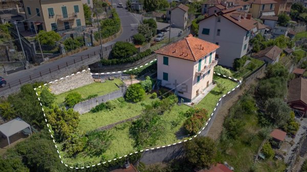 appartamento in vendita a Genova in zona Struppa