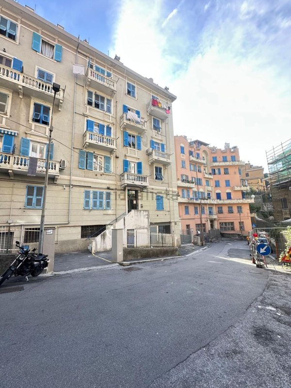 appartamento in vendita a Genova in zona Certosa