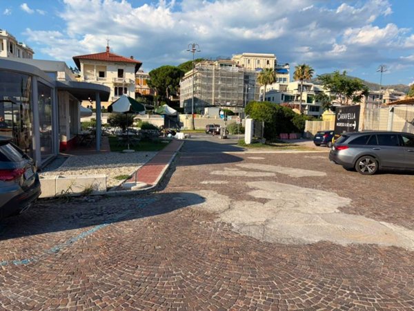 box auto in vendita a Genova in zona Albaro
