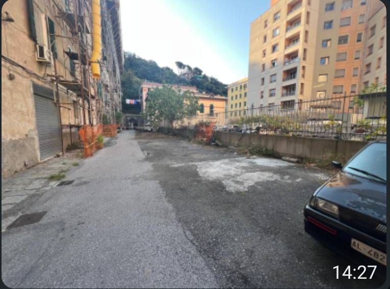 locale commerciale in vendita a Genova