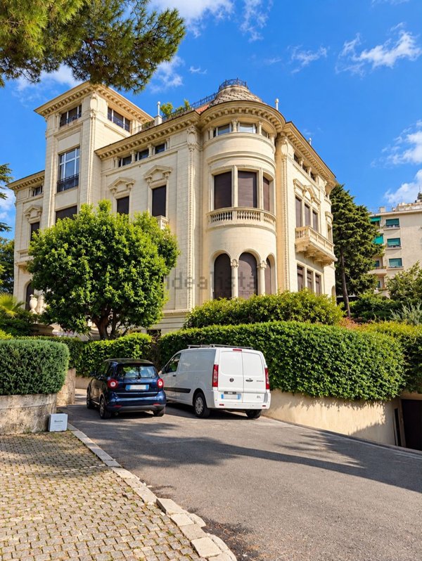 appartamento in vendita a Genova in zona Albaro