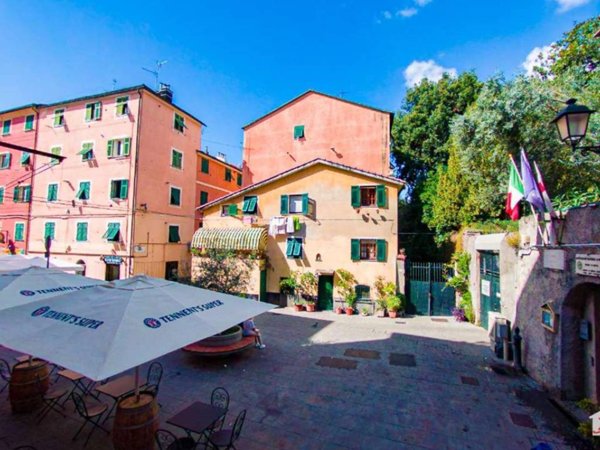 appartamento in vendita a Genova in zona Sestri Ponente