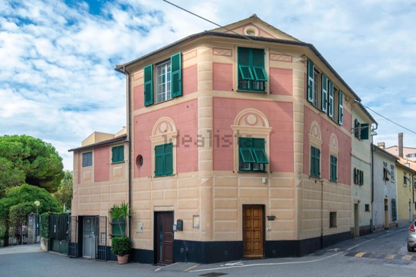 casa indipendente in vendita a Genova in zona Quinto al Mare