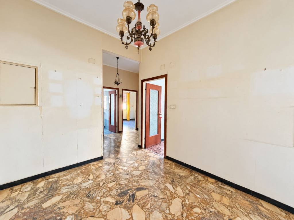 appartamento in vendita a Genova in zona Sestri Ponente