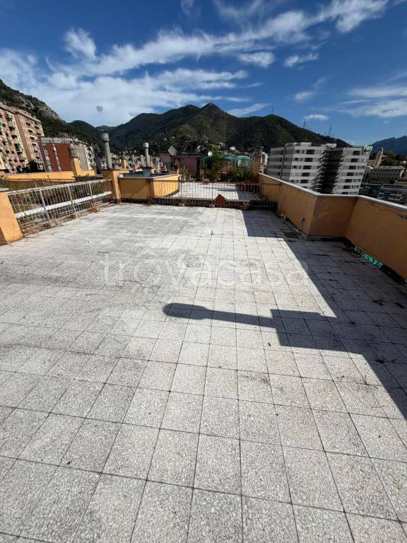 appartamento in vendita a Genova in zona Sestri Ponente