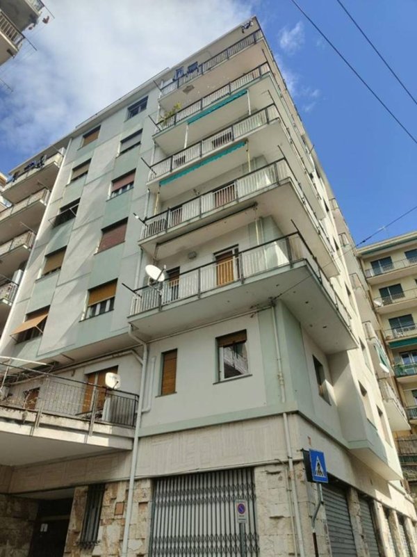 appartamento in vendita a Genova in zona Rivarolo