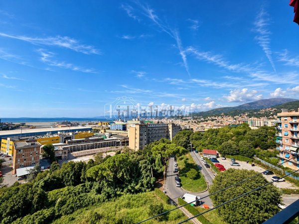 appartamento in vendita a Genova in zona Sestri Ponente