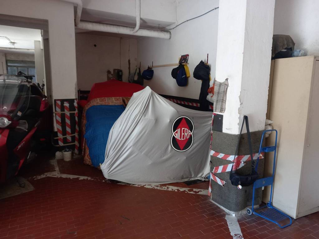 box auto in vendita a Genova