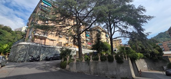 appartamento in vendita a Genova in zona Rivarolo