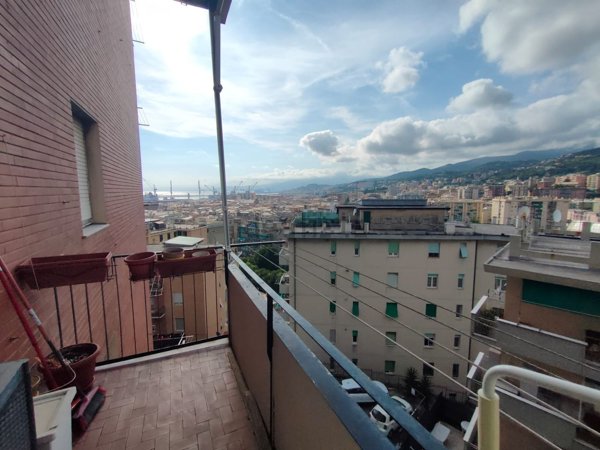 appartamento in vendita a Genova in zona Sestri Ponente