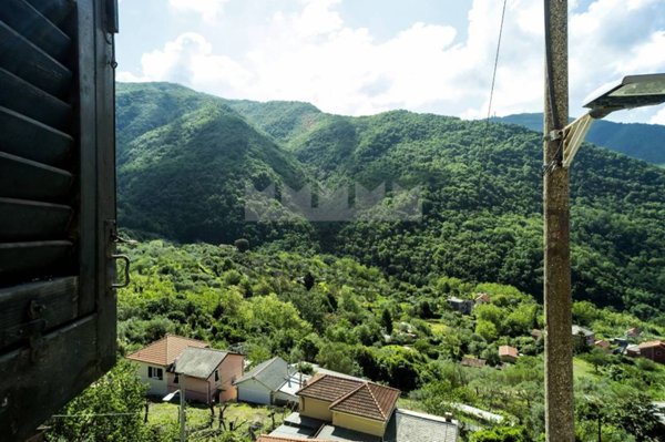casa indipendente in vendita a Genova in zona San Desiderio