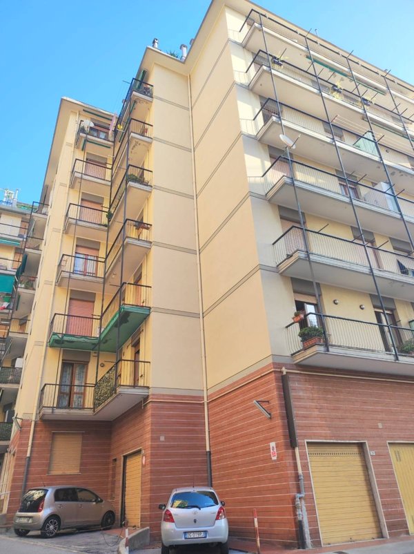 appartamento in vendita a Genova in zona Sestri Ponente