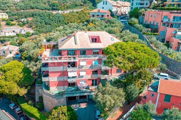 appartamento in vendita a Genova in zona Quarto dei Mille
