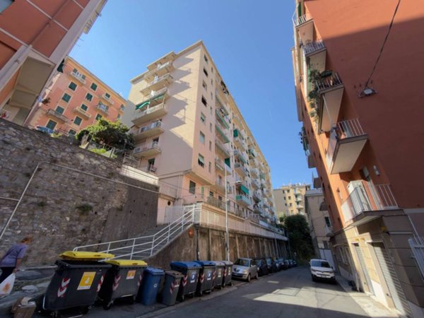 appartamento in vendita a Genova in zona Marassi